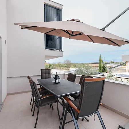 아파트 With Parking Space - 23478