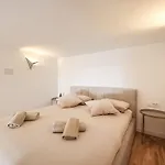 With Parking Space - 23478 * Zara